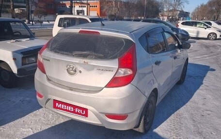 Hyundai Solaris II рестайлинг, 2011 год, 550 000 рублей, 3 фотография