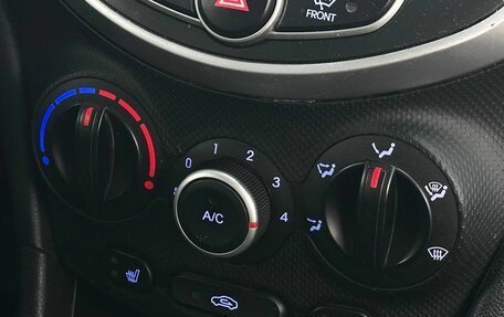 Hyundai Solaris II рестайлинг, 2013 год, 999 900 рублей, 8 фотография