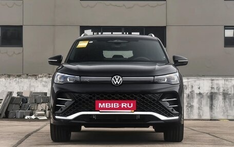 Volkswagen Tiguan, 2025 год, 4 668 000 рублей, 2 фотография