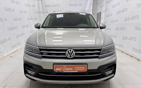 Volkswagen Tiguan II, 2018 год, 3 127 000 рублей, 2 фотография