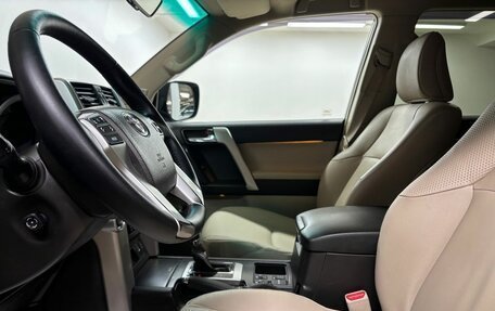 Toyota Land Cruiser Prado 150 рестайлинг 2, 2011 год, 2 990 000 рублей, 11 фотография