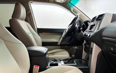 Toyota Land Cruiser Prado 150 рестайлинг 2, 2011 год, 2 990 000 рублей, 12 фотография