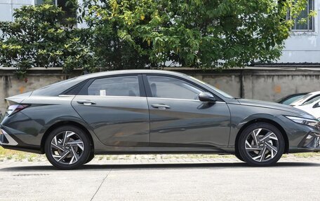 Hyundai Elantra, 2025 год, 1 900 000 рублей, 5 фотография