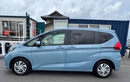 Honda Freed II, 2022 год, 1 450 000 рублей, 4 фотография