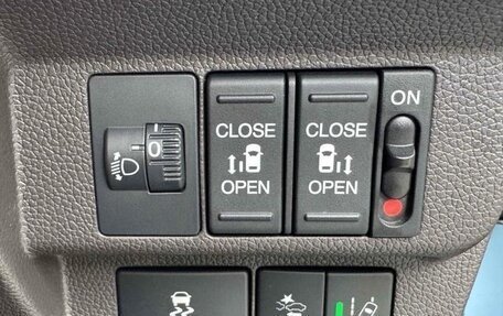 Honda Freed II, 2022 год, 1 450 000 рублей, 10 фотография