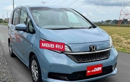 Honda Freed II, 2022 год, 1 450 000 рублей, 2 фотография