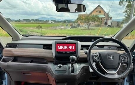 Honda Freed II, 2022 год, 1 450 000 рублей, 7 фотография