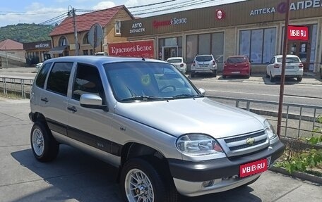 Chevrolet Niva I рестайлинг, 2004 год, 525 000 рублей, 1 фотография