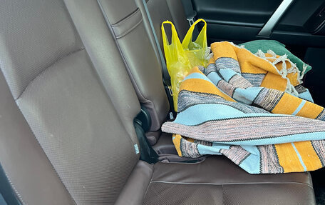 Toyota Land Cruiser Prado 150 рестайлинг 2, 2018 год, 5 750 000 рублей, 12 фотография