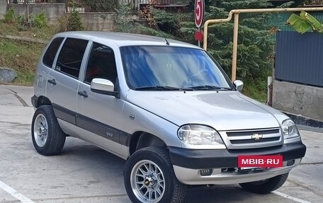 Chevrolet Niva I рестайлинг, 2004 год, 525 000 рублей, 2 фотография