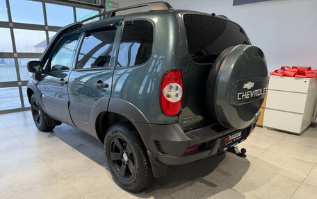 Chevrolet Niva I рестайлинг, 2018 год, 830 000 рублей, 4 фотография