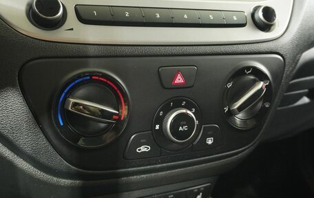 Hyundai Solaris II рестайлинг, 2018 год, 1 200 000 рублей, 13 фотография