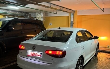 Volkswagen Jetta VI, 2017 год, 900 000 рублей, 3 фотография