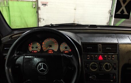 Mercedes-Benz C-Класс, 1999 год, 230 000 рублей, 4 фотография