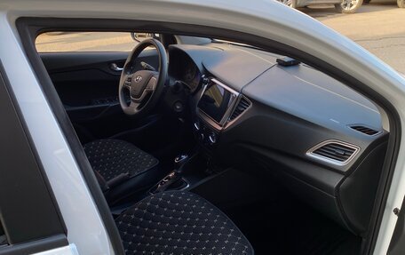 Hyundai Solaris II рестайлинг, 2020 год, 1 800 000 рублей, 3 фотография