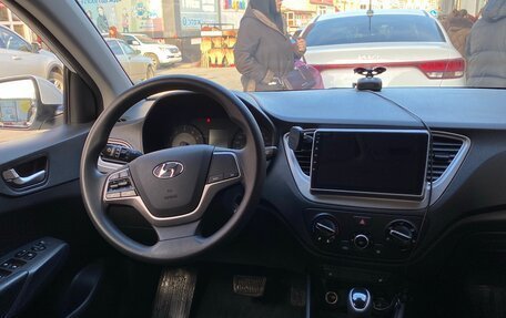 Hyundai Solaris II рестайлинг, 2020 год, 1 800 000 рублей, 8 фотография