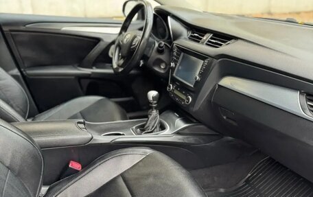 Toyota Avensis III рестайлинг, 2018 год, 1 870 000 рублей, 5 фотография