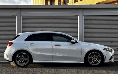 Mercedes-Benz A-Класс, 2022 год, 2 200 000 рублей, 6 фотография