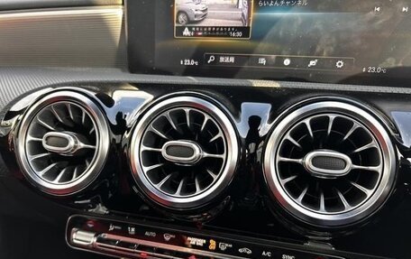 Mercedes-Benz A-Класс, 2022 год, 2 200 000 рублей, 10 фотография