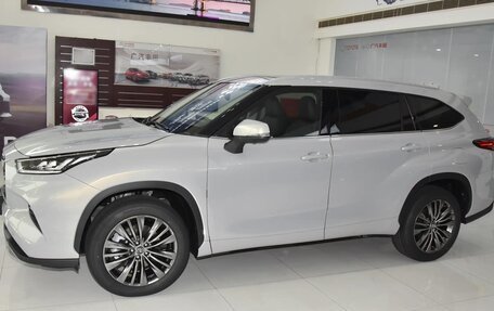 Toyota Highlander, 2025 год, 5 715 000 рублей, 4 фотография