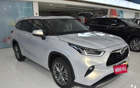 Toyota Highlander, 2025 год, 5 715 000 рублей, 3 фотография