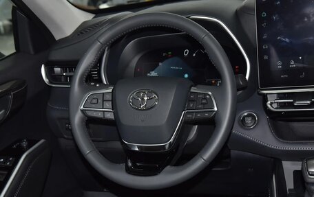 Toyota Highlander, 2025 год, 5 715 000 рублей, 13 фотография