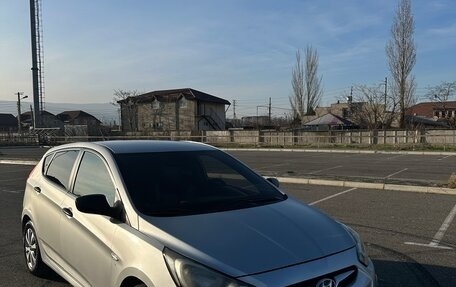 Hyundai Solaris II рестайлинг, 2011 год, 530 000 рублей, 2 фотография