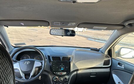 Hyundai Solaris II рестайлинг, 2011 год, 530 000 рублей, 8 фотография