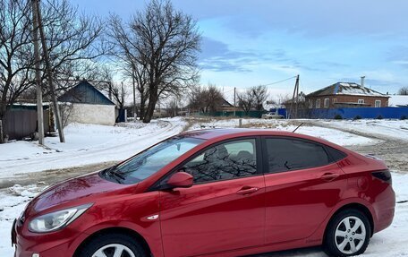 Hyundai Solaris II рестайлинг, 2011 год, 800 000 рублей, 3 фотография