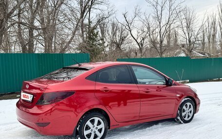 Hyundai Solaris II рестайлинг, 2011 год, 800 000 рублей, 6 фотография