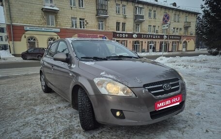 KIA cee'd I рестайлинг, 2009 год, 519 000 рублей, 2 фотография