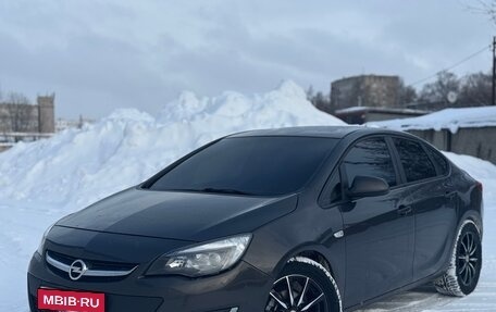 Opel Astra J, 2013 год, 700 000 рублей, 1 фотография