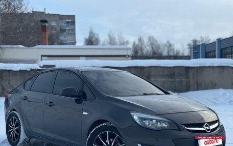 Opel Astra J, 2013 год, 700 000 рублей, 3 фотография