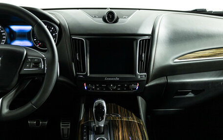 Maserati Levante I, 2016 год, 3 250 000 рублей, 14 фотография