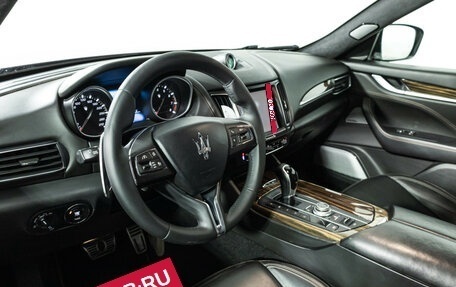 Maserati Levante I, 2016 год, 3 250 000 рублей, 11 фотография