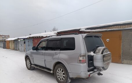 Mitsubishi Pajero IV, 2011 год, 2 450 000 рублей, 3 фотография