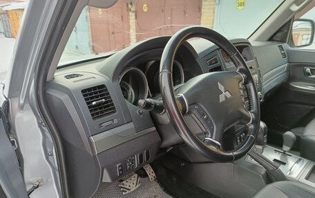 Mitsubishi Pajero IV, 2011 год, 2 450 000 рублей, 11 фотография