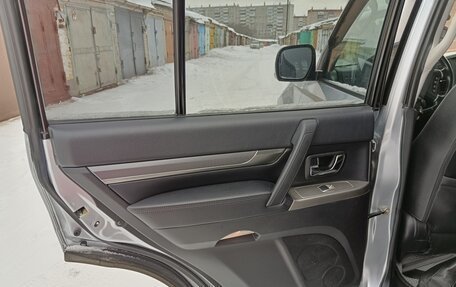 Mitsubishi Pajero IV, 2011 год, 2 450 000 рублей, 15 фотография