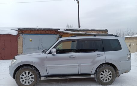 Mitsubishi Pajero IV, 2011 год, 2 450 000 рублей, 18 фотография