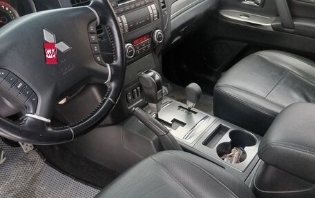 Mitsubishi Pajero IV, 2011 год, 2 450 000 рублей, 22 фотография