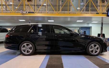 Mercedes-Benz E-Класс, 2019 год, 2 900 000 рублей, 6 фотография
