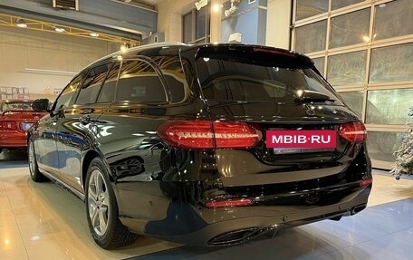 Mercedes-Benz E-Класс, 2019 год, 2 900 000 рублей, 3 фотография