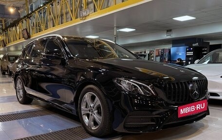 Mercedes-Benz E-Класс, 2019 год, 2 900 000 рублей, 7 фотография