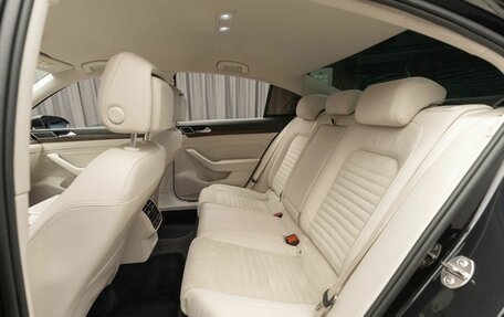 Volkswagen Passat B8 рестайлинг, 2015 год, 1 970 000 рублей, 14 фотография