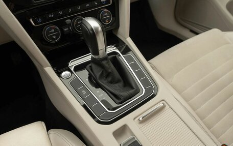 Volkswagen Passat B8 рестайлинг, 2015 год, 1 970 000 рублей, 18 фотография