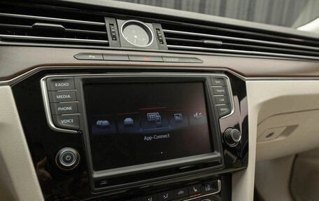 Volkswagen Passat B8 рестайлинг, 2015 год, 1 970 000 рублей, 21 фотография