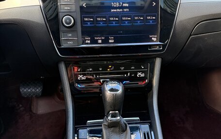 Skoda Superb III рестайлинг, 2019 год, 3 100 000 рублей, 10 фотография