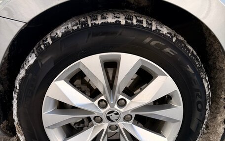 Skoda Superb III рестайлинг, 2019 год, 3 100 000 рублей, 26 фотография