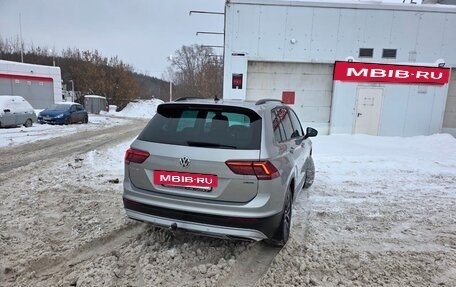 Volkswagen Tiguan II, 2020 год, 2 320 000 рублей, 3 фотография