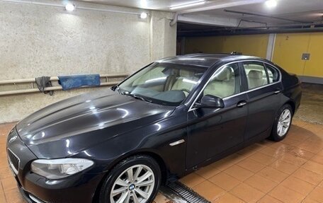 BMW 5 серия, 2013 год, 2 100 000 рублей, 2 фотография